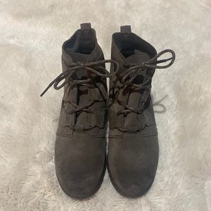 Brand new, never worn Sorel boots